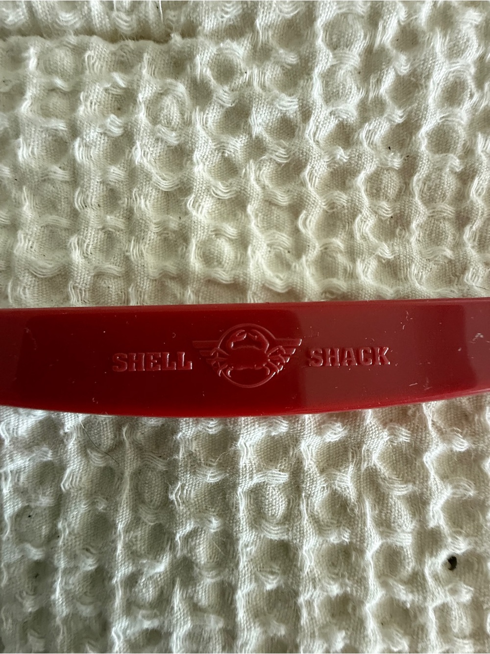 Red Seafood Cracker & Pick Set - Compact Shellfish Tools - Picture 4 of 4